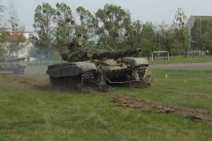 tata-210
