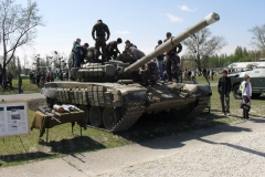 T-72M1 reaktív kazettákkal Tata 2010